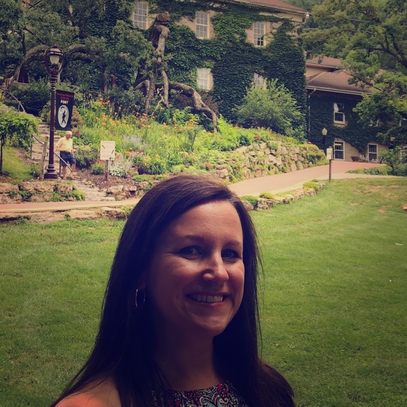 Meet your Posher, Jessica - Picture 1 of 1